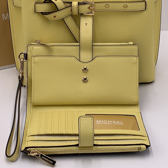 MICHAEL KORS EMILIA SMALL SATCHEL & LARGE DOUBLE ZIP WRISTLET BUTTERCUP - Picture 14 of 16